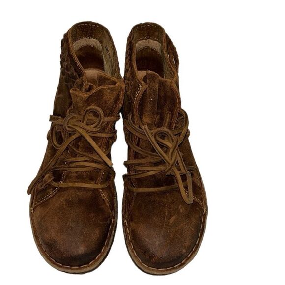 BORN  Distressed Leather Ankle Brown Boots(Size 6.5M) - Picture 3 of 12